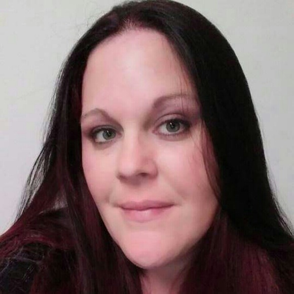 Meet your Posher, Karen - Picture 1 of 1